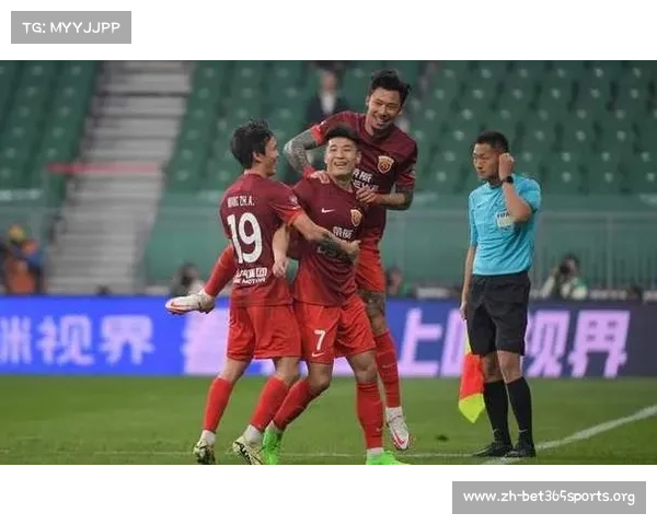 山东泰山绝境反击上演大逆转 顽强拼搏助球队绝平救主 山东泰山绝境反击上演大逆转 顽强拼搏助球队绝平救主