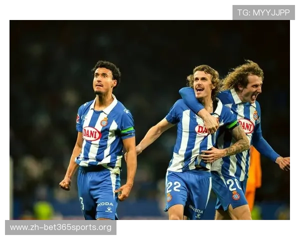 卡佩罗揭秘皇马闪签卡洛斯取舍罗纳尔多背后决策真相全景内幕剖析